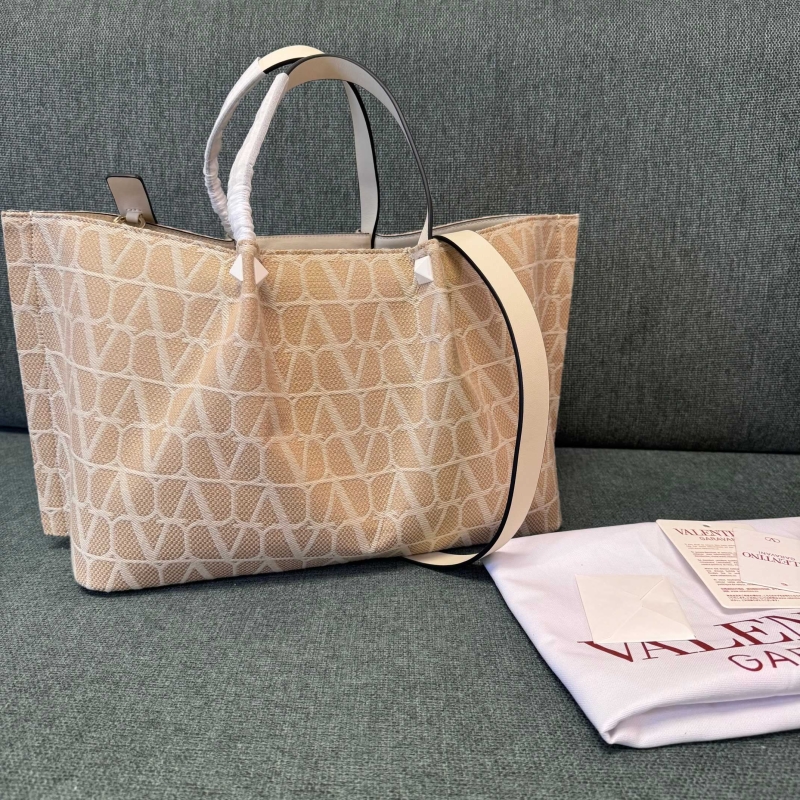 Va1e*ntin0 shopping bag